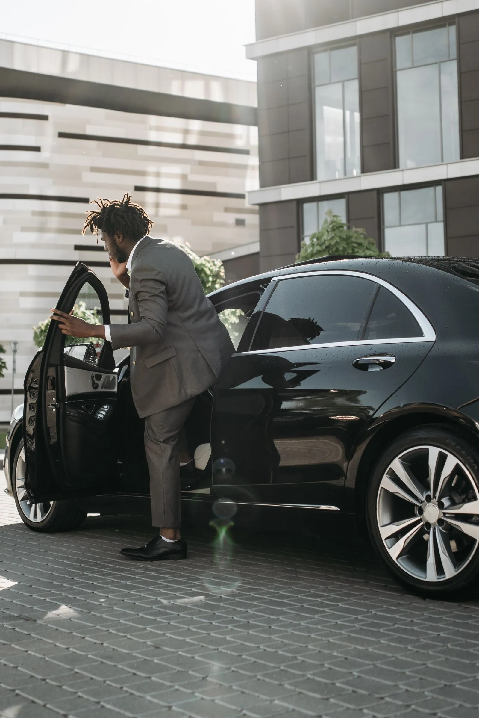 Corporate Car Service Maryland — Executive Transportation for Business Travelers